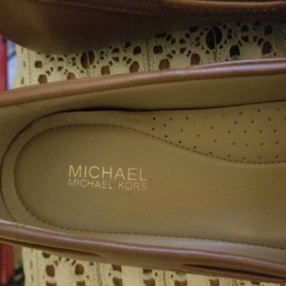 Michael Kors Sutton Moc Bow Detail Loafers - Picture 2 of 4
